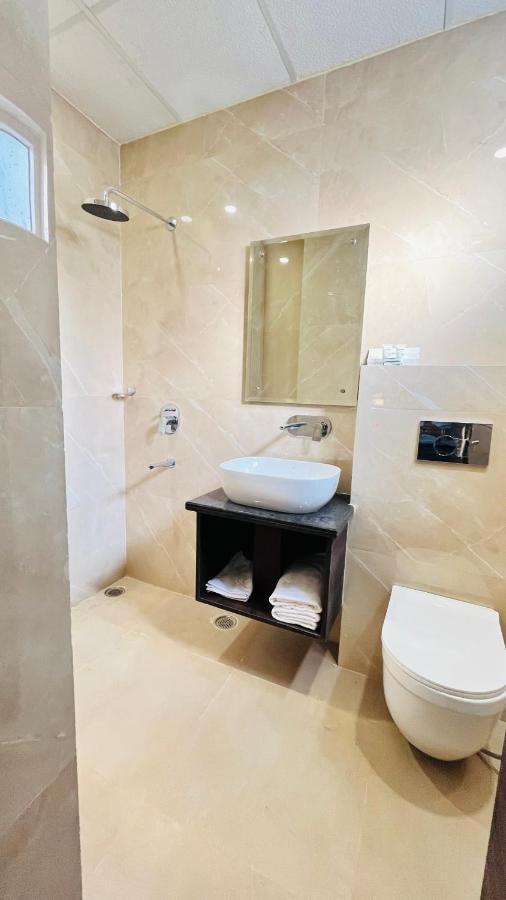 Hotel Ekas Lucknow Ngoại thất bức ảnh