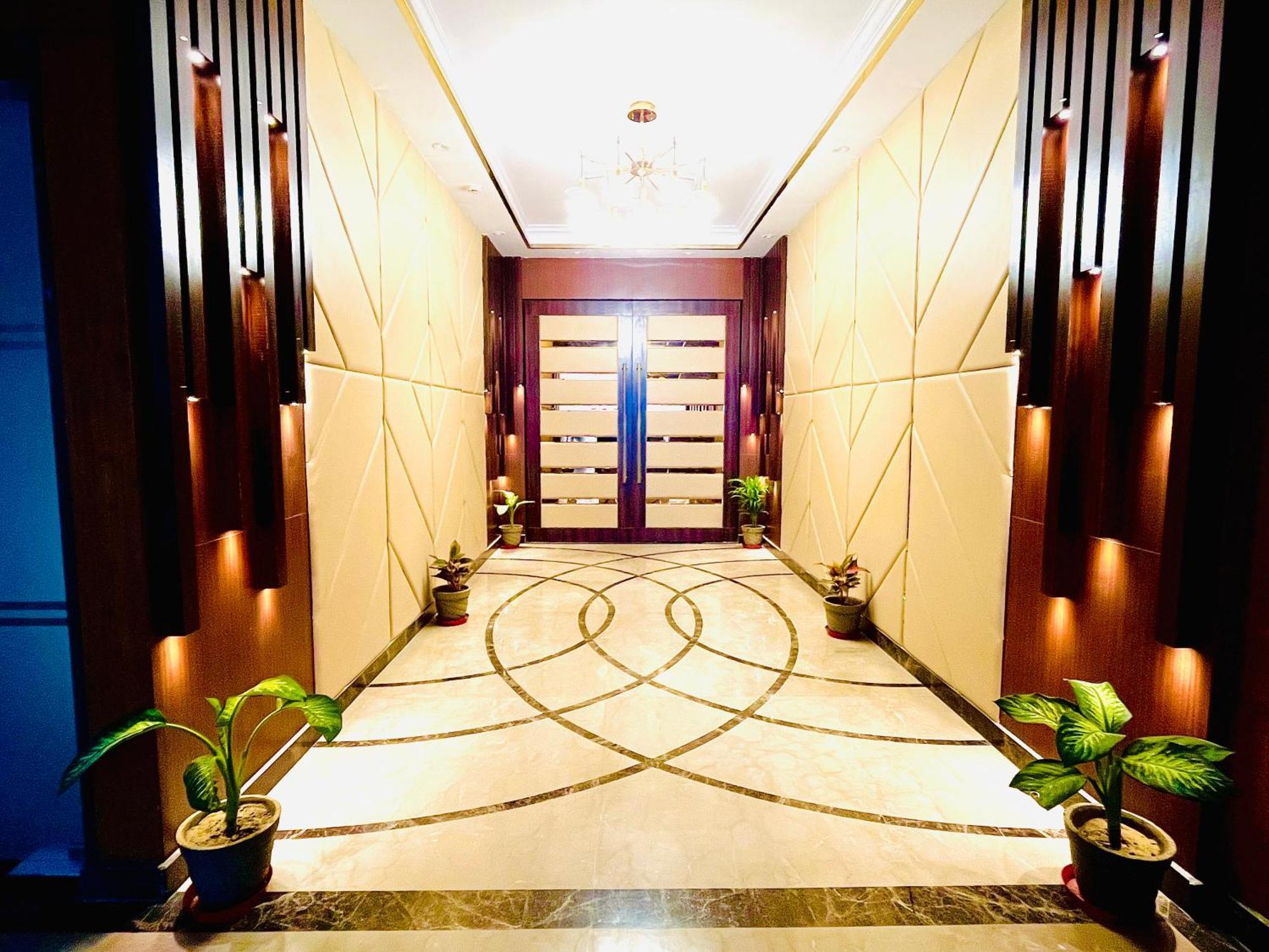 Hotel Ekas Lucknow Ngoại thất bức ảnh